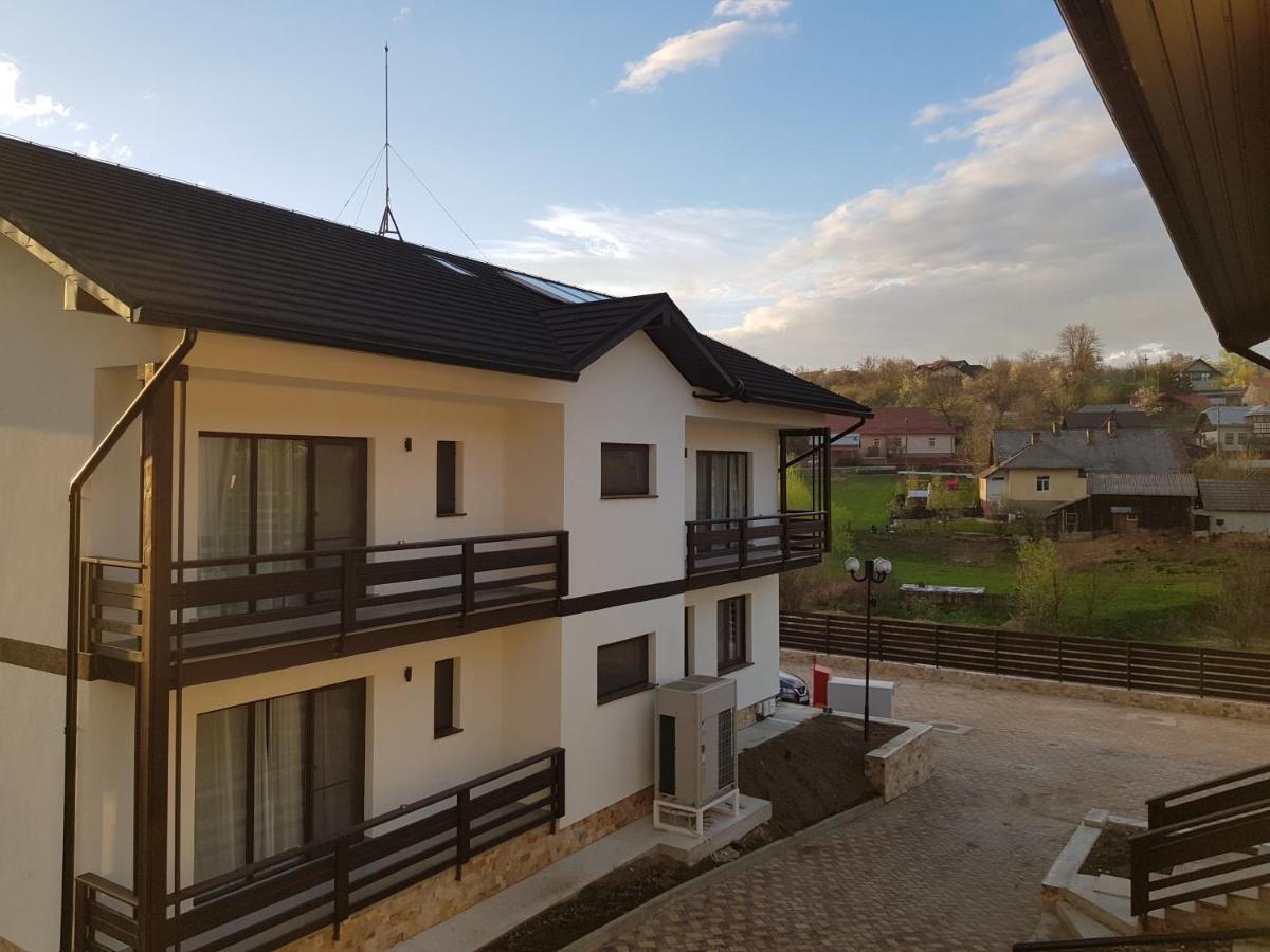 Sat De Vacanta Martisorul Cacica Hotel Suceava Exterior photo